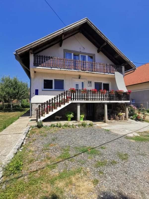 Apartman Pavelic Lovinac  Bagian luar foto
